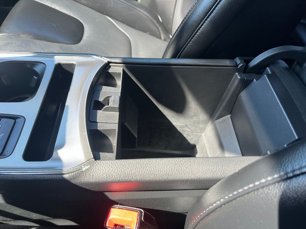 2022 Ford Edge Titanium AWD | Pano Roof | BLIS | Trailer Tow Pkg