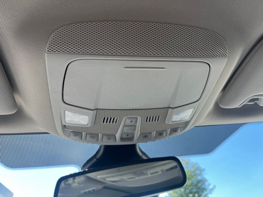 2022 Ford Edge Titanium AWD | Pano Roof | BLIS | Trailer Tow Pkg