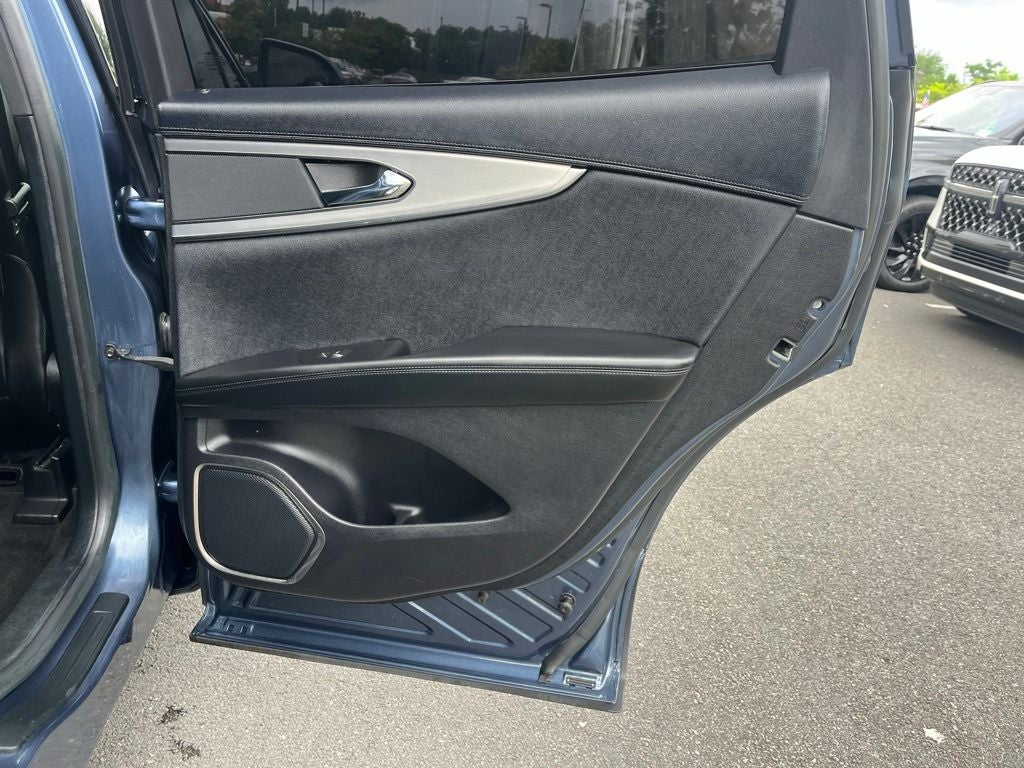 2019 Lincoln Nautilus Standard | Heated Front Seats | BLIS | Hands-Free Liftgate