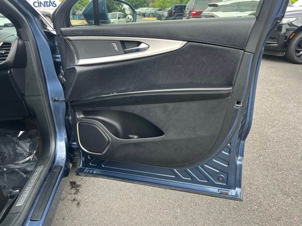2019 Lincoln Nautilus Standard | Heated Front Seats | BLIS | Hands-Free Liftgate
