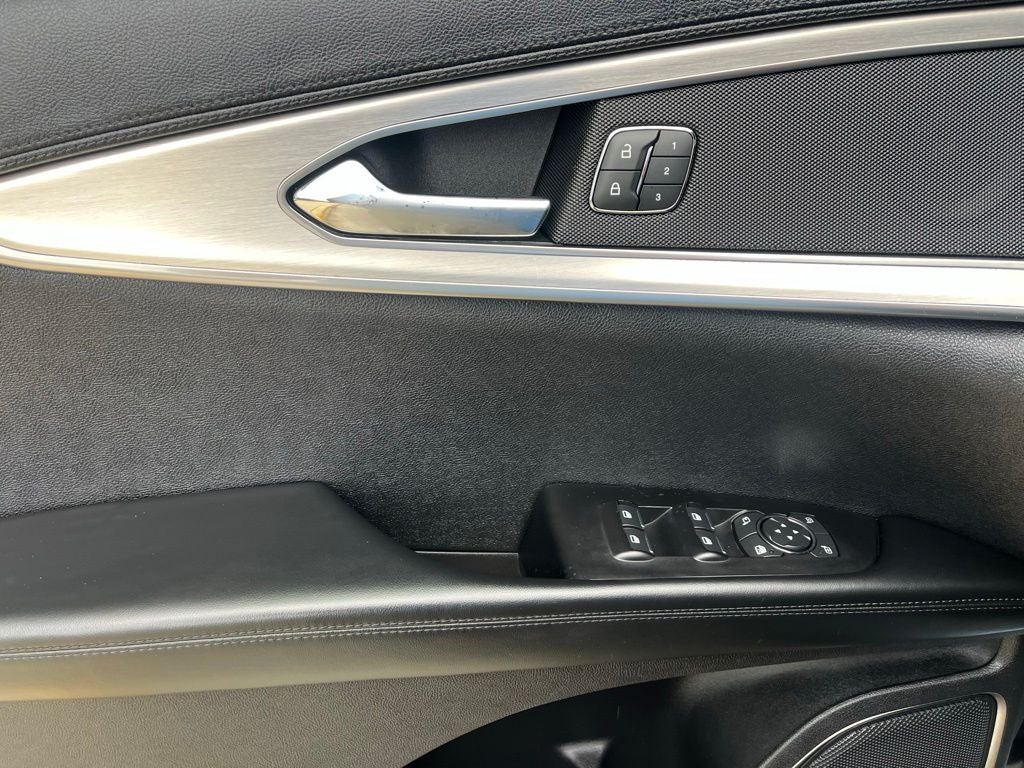 2019 Lincoln Nautilus Standard | Heated Front Seats | BLIS | Hands-Free Liftgate