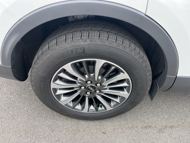 2022 Lincoln Nautilus Reserve AWD | Pano Roof | BLIS | HTD/ Vent Front Seats