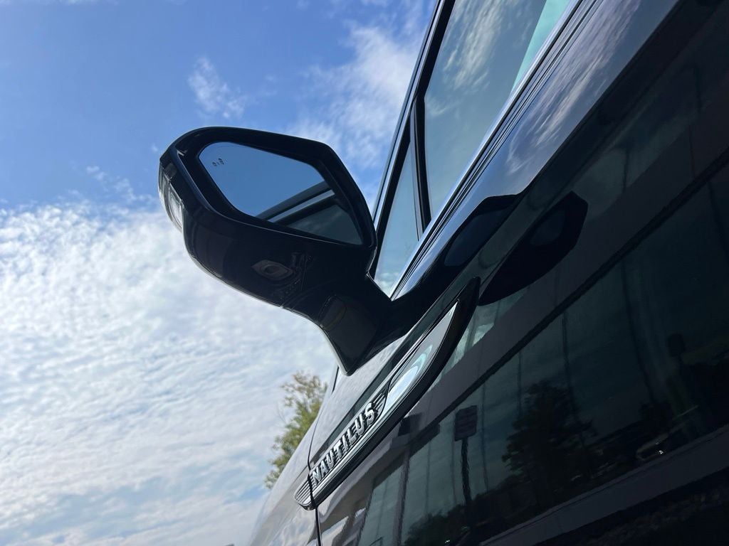 2023 Lincoln Nautilus Reserve AWD | Pano Roof | BLIS | Luxury Package