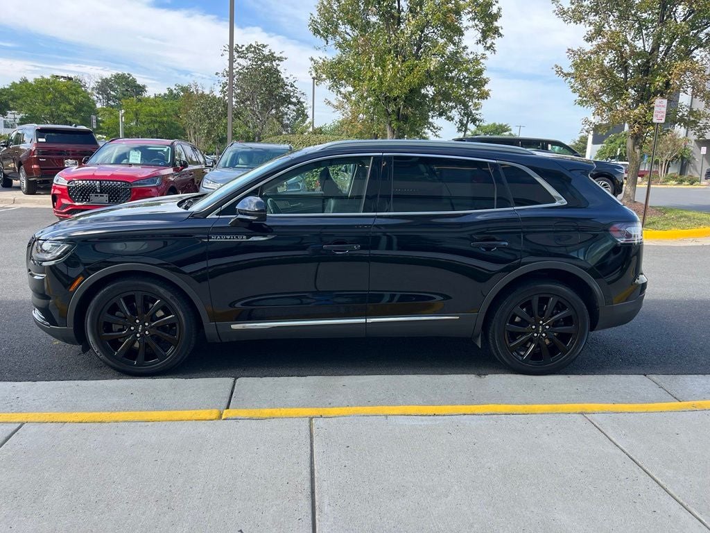 2023 Lincoln Nautilus Reserve AWD | Pano Roof | BLIS | Luxury Package