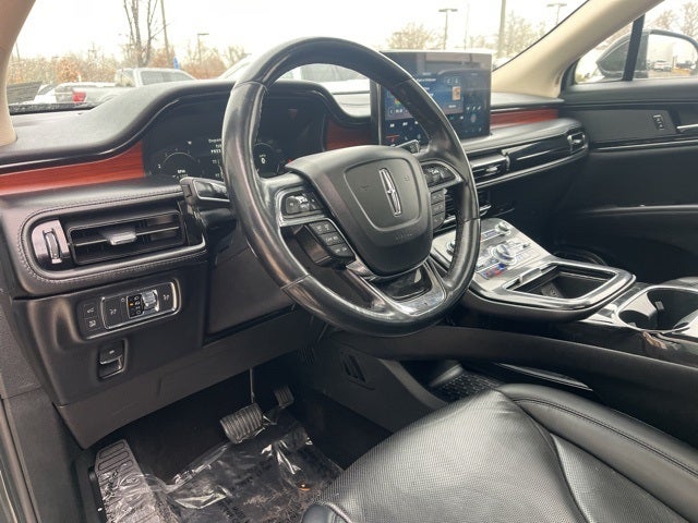 2022 Lincoln Nautilus Reserve AWD | Nav | Pano Roof | BLIS | Heated Seats