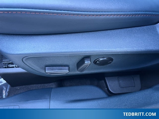 2025 Ford Maverick Lariat AWD | Nav | 4K Tow Pkg | Moonroof | Tonneau Cover