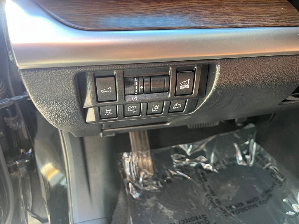 2018 Subaru Outback 2.5i Touring AWD | Moonroof | BLIS | Adaptive Cruise