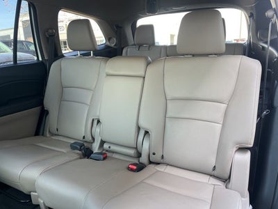 2016 Honda Pilot Touring AWD | Moonroof | Heated Seats | Power Lifgtgate