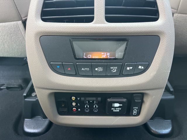 2016 Honda Pilot Touring AWD | Moonroof | Heated Seats | Power Lifgtgate