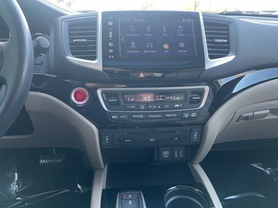 2016 Honda Pilot Touring AWD | Moonroof | Heated Seats | Power Lifgtgate