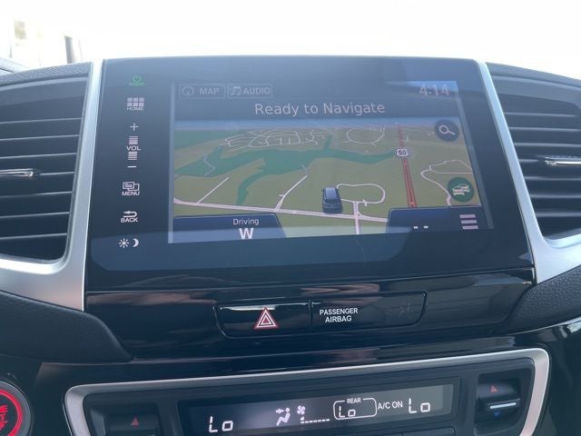 2016 Honda Pilot Touring AWD | Moonroof | Heated Seats | Power Lifgtgate