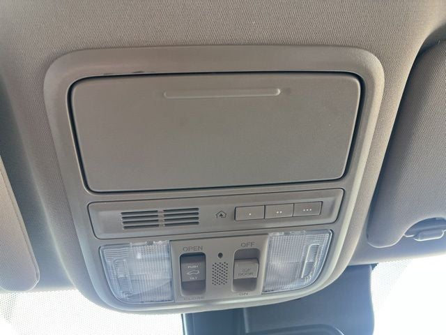 2016 Honda Pilot Touring AWD | Moonroof | Heated Seats | Power Lifgtgate