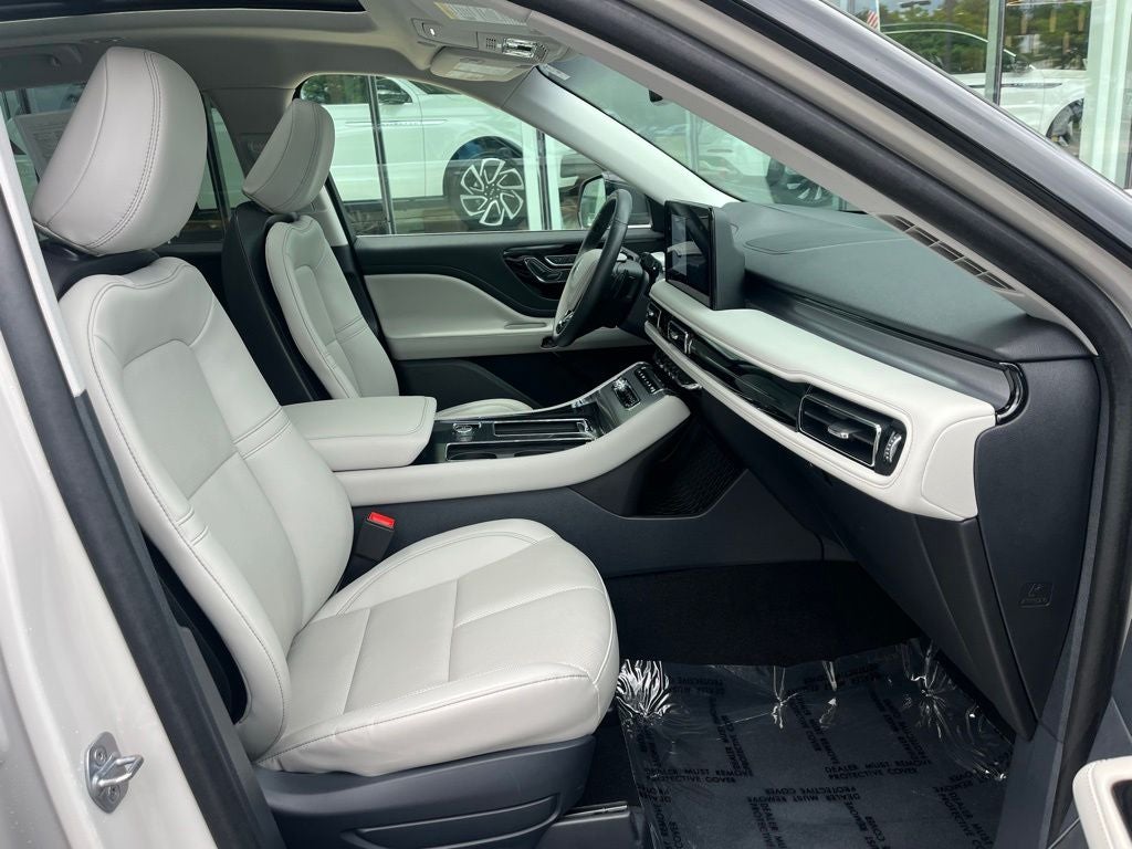 2025 Lincoln Aviator Premiere | Pano Moonroof | Bluecruise Equip | Co-Pilot360 2