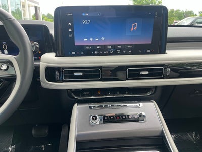 2025 Lincoln Aviator Premiere | Pano Moonroof | Bluecruise Equip | Co-Pilot360 2