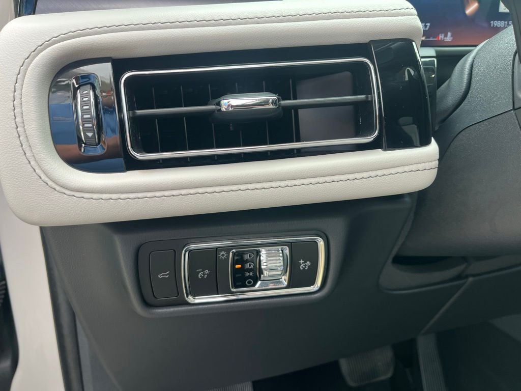 2025 Lincoln Aviator Premiere | Pano Moonroof | Bluecruise Equip | Co-Pilot360 2
