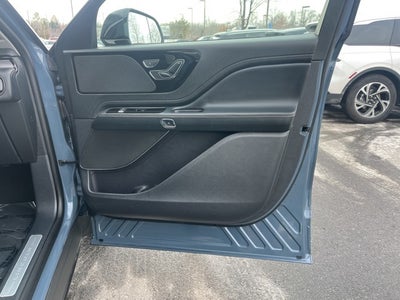 2025 Lincoln Aviator Premiere AWD | Pano Roof | 360 Camera | 21" Wheels