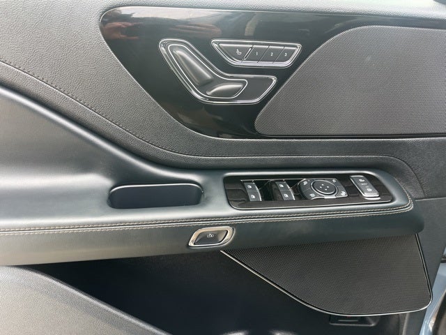 2025 Lincoln Aviator Premiere AWD | Pano Roof | 360 Camera | 21" Wheels