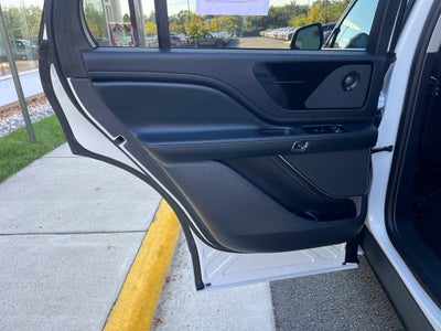 2026 Lincoln Aviator Premiere III AWD | Pano Roof | HUD | 360 Cam | LKAS