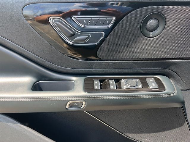 2026 Lincoln Aviator Reserve AWD | Pano Roof | BLIS | Co-Pilot360 2.0 | HUD