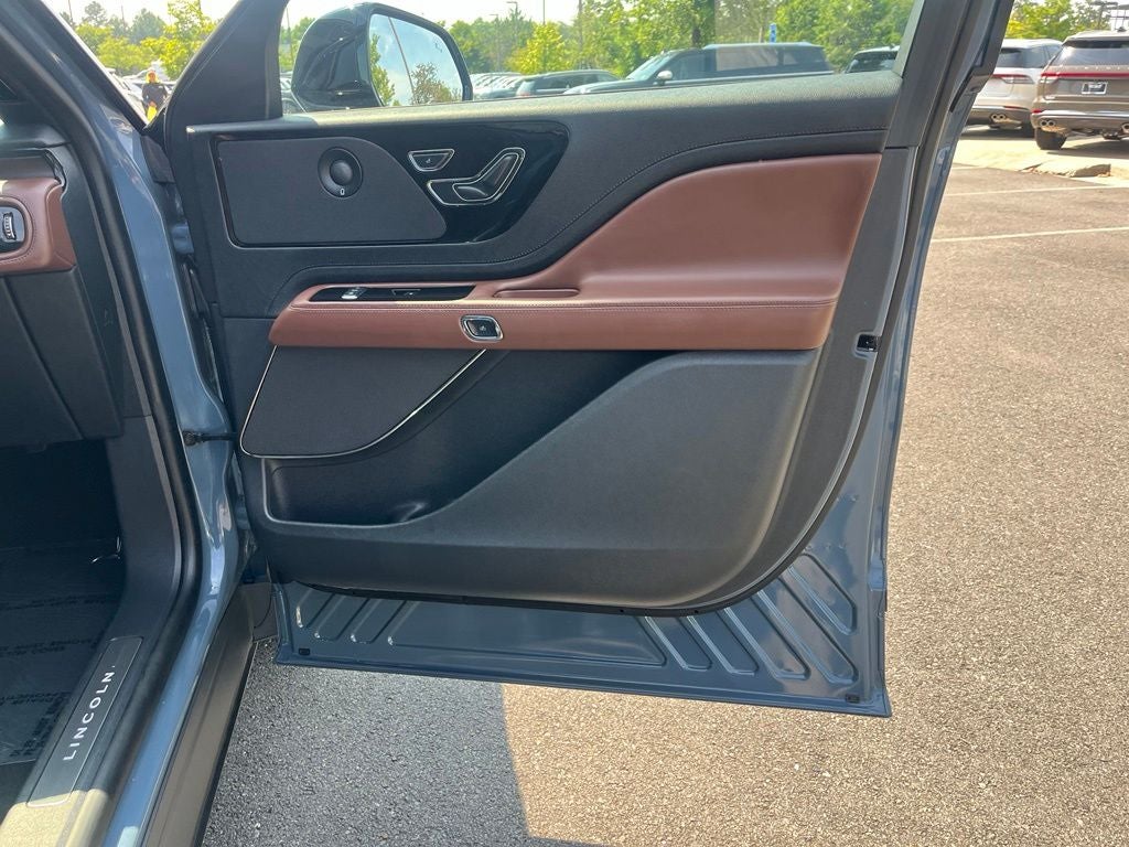 2025 Lincoln Aviator Reserve AWD | Pano Roof | 360 Cam | BLIS | Jet Pkg