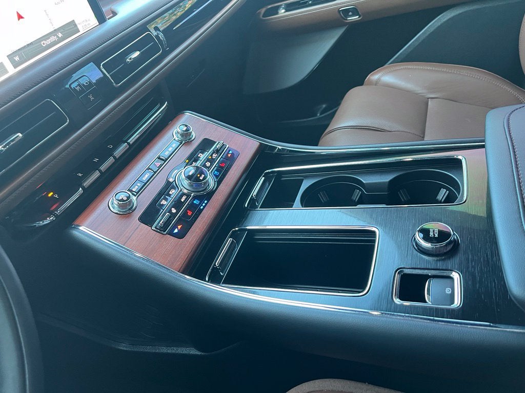 2024 Lincoln Aviator Reserve AWD | Luxury Pkg | Illumination Pkg | Pano Roof