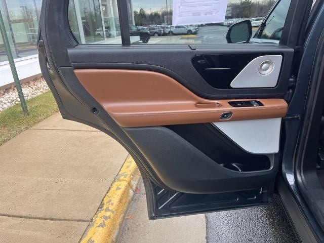 2022 Lincoln Aviator Reserve AWD | Pano Roof | 360 Cam | Lux Pkg | Element Plus