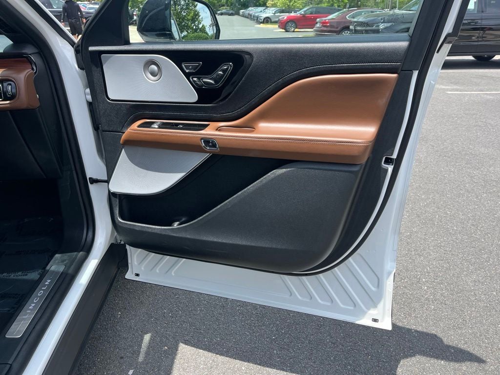 2023 Lincoln Aviator Reserve AWD | Pano Roof | 360 Cam | BLIS | Luxury Pkg