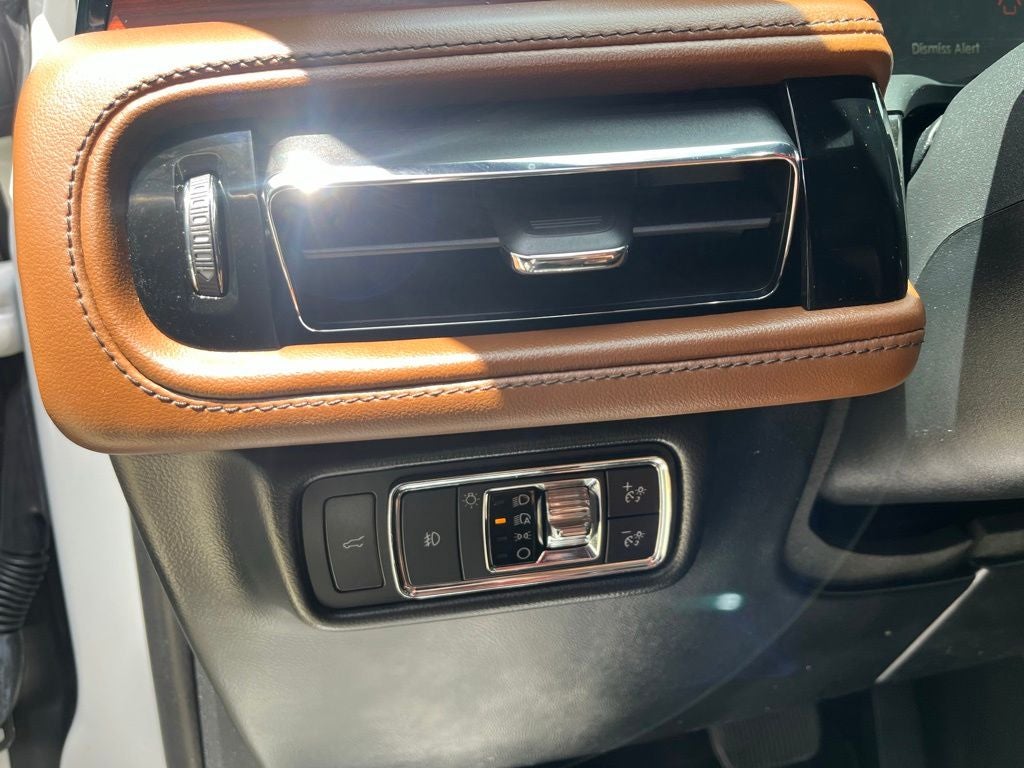 2023 Lincoln Aviator Reserve AWD | Pano Roof | 360 Cam | BLIS | Luxury Pkg