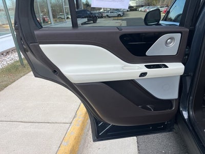 2023 Lincoln Aviator Black Label AWD | Pano Roof | 360 Camera | Handling Pkg