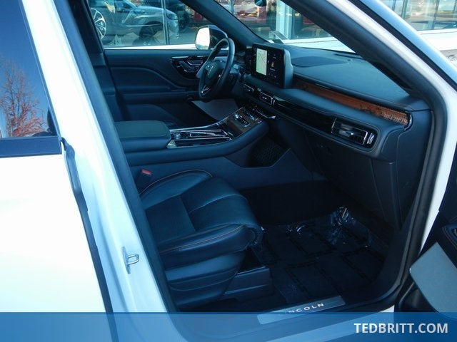 2025 Lincoln Aviator Black Label AWD | Jet Appear Pkg | Pano Roof | 360 Camera