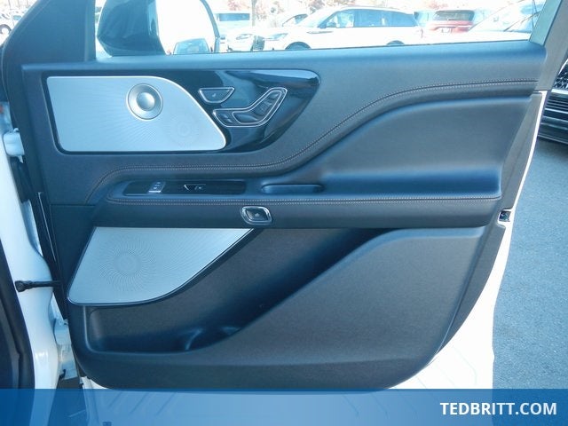 2025 Lincoln Aviator Black Label AWD | Jet Appear Pkg | Pano Roof | 360 Camera