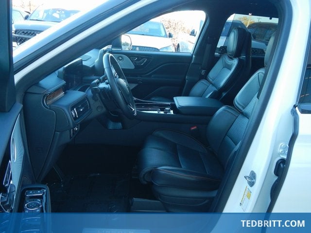 2025 Lincoln Aviator Black Label AWD | Jet Appear Pkg | Pano Roof | 360 Camera