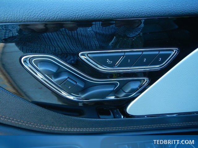 2025 Lincoln Aviator Black Label AWD | Jet Appear Pkg | Pano Roof | 360 Camera