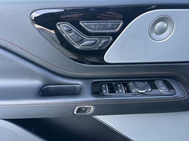 2025 Lincoln Aviator Black Label AWD | Pano Roof | 360 Camera | Jet Appear Pkg