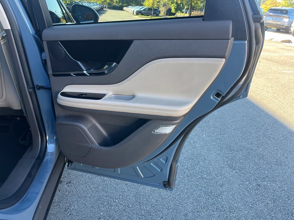 2024 Lincoln Corsair Premiere AWD | Pano Roof | 360 Cam | Htd/Vent Seats