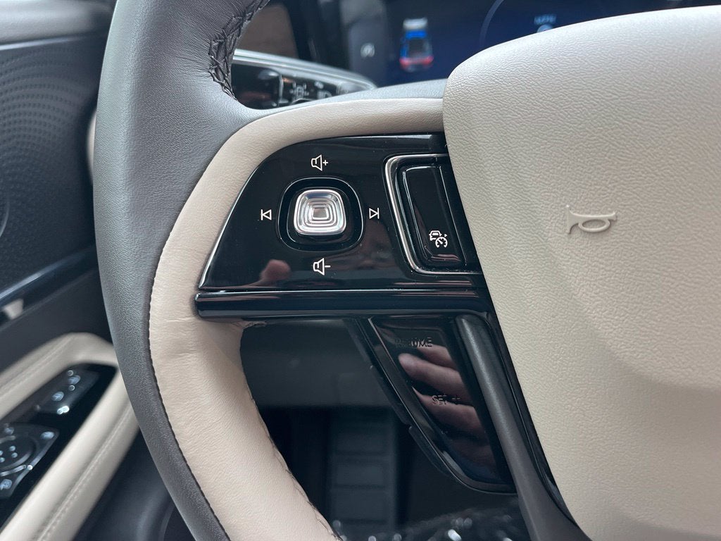 2024 Lincoln Corsair Reserve AWD | Pano Roof | BLIS | LKAS | Htd/Vent Seats