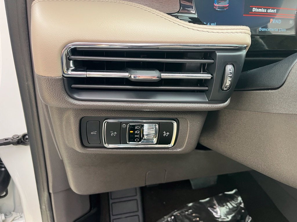 2024 Lincoln Corsair Reserve AWD | Pano Roof | BLIS | LKAS | Htd/Vent Seats