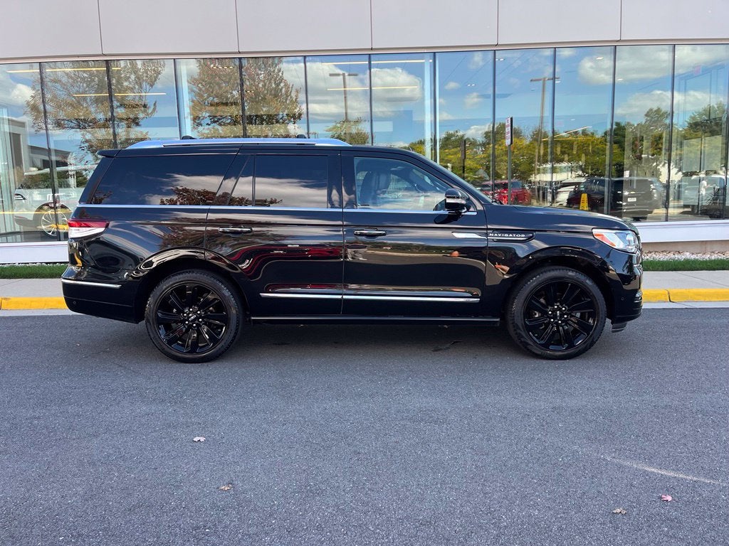 2024 Lincoln Navigator Reserve 4WD | Lux Pkg | Monochromatic Pkg | HUD | 360 Cam