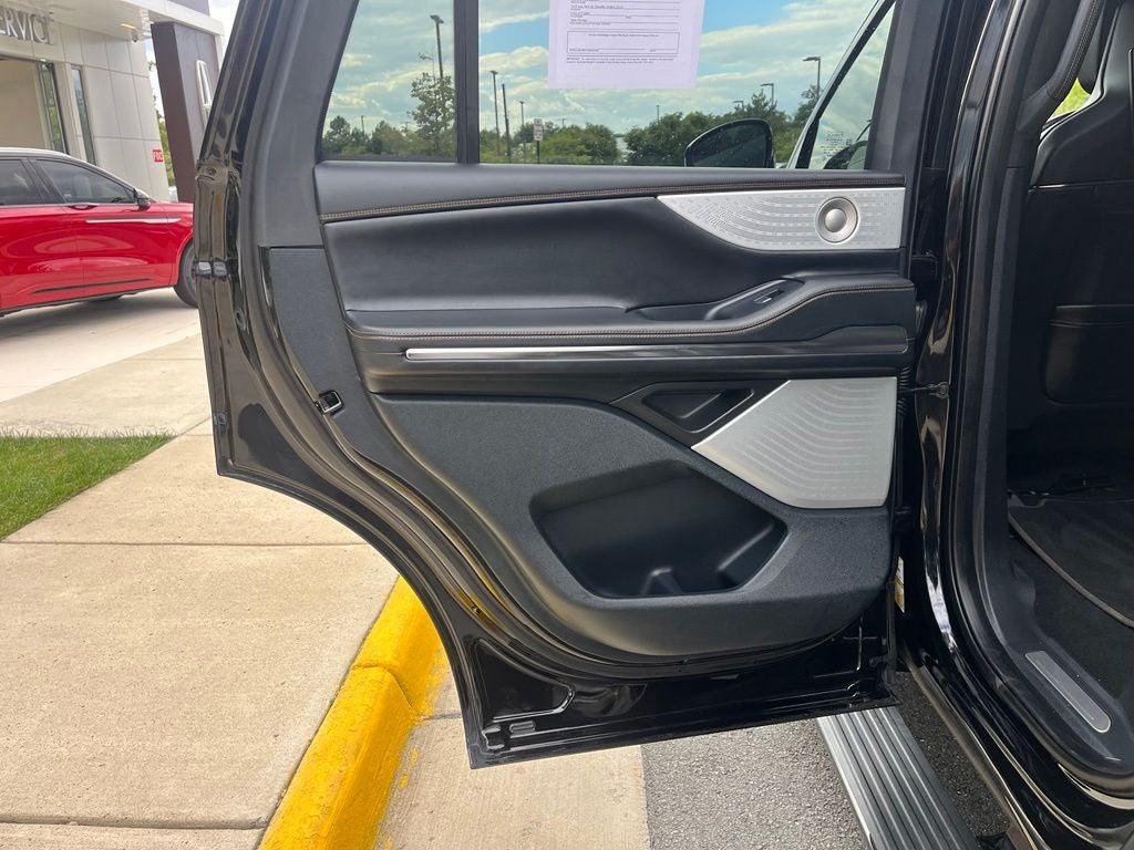 2025 Lincoln Navigator Black Label 4WD | 1 Owner | Pano Roof | BLIS | 360 Cam