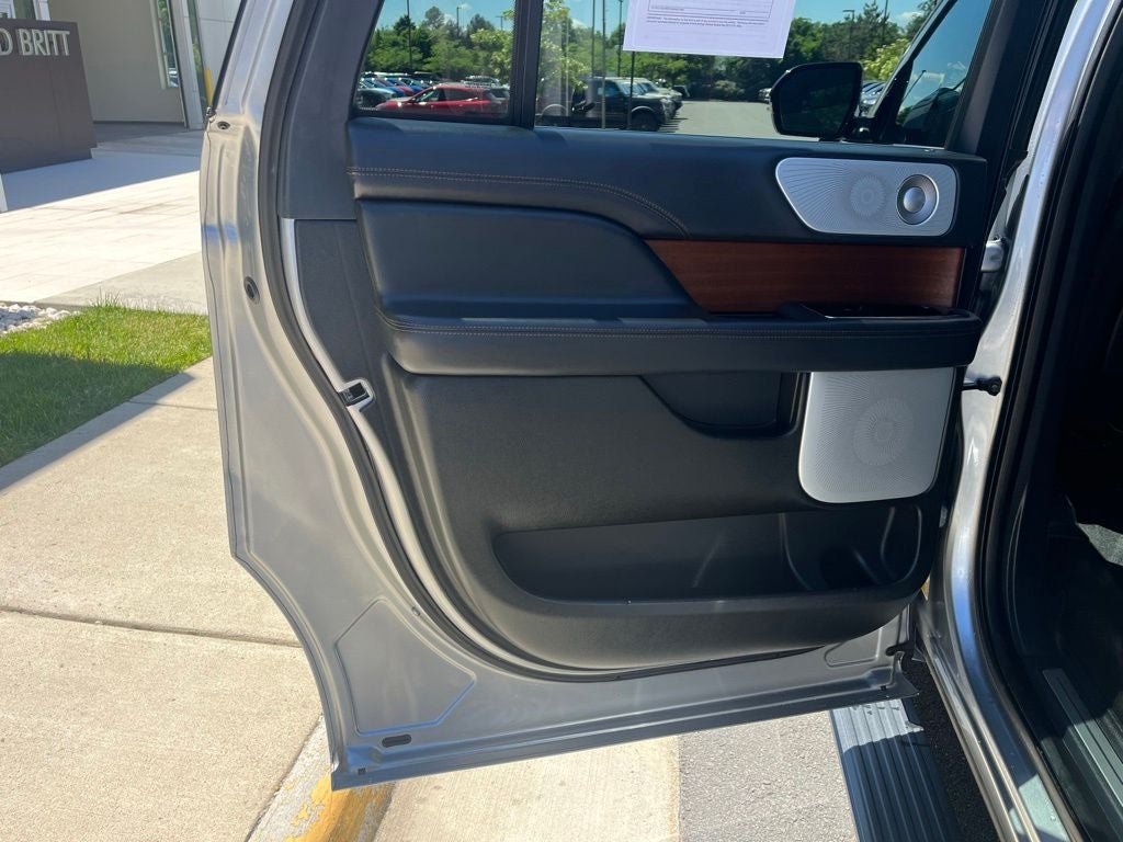 2023 Lincoln Navigator L Black Label 4WD | Pano Roof | 360 Cam | BLIS | HD Tow Pkg