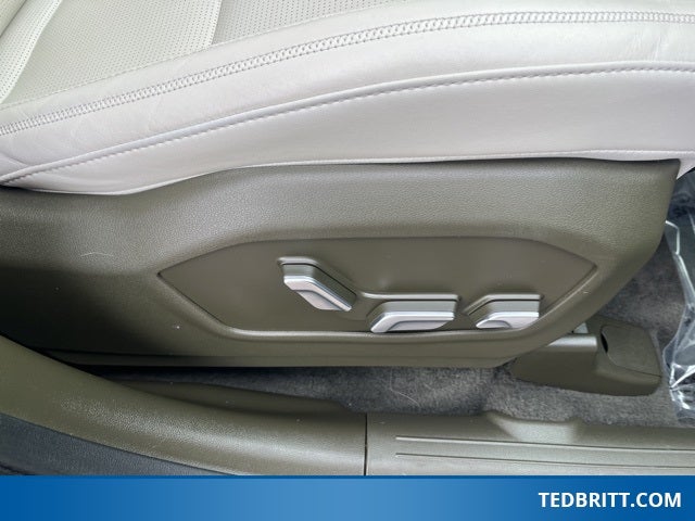 2024 Hyundai Santa Fe Hybrid Calligraphy | 360 Degree Cam | BLIS | Pano Moonroof |