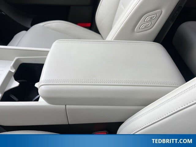 2024 Hyundai Santa Fe Hybrid Calligraphy | 360 Degree Cam | BLIS | Pano Moonroof |