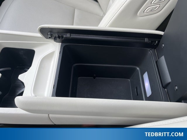 2024 Hyundai Santa Fe Hybrid Calligraphy | 360 Degree Cam | BLIS | Pano Moonroof |