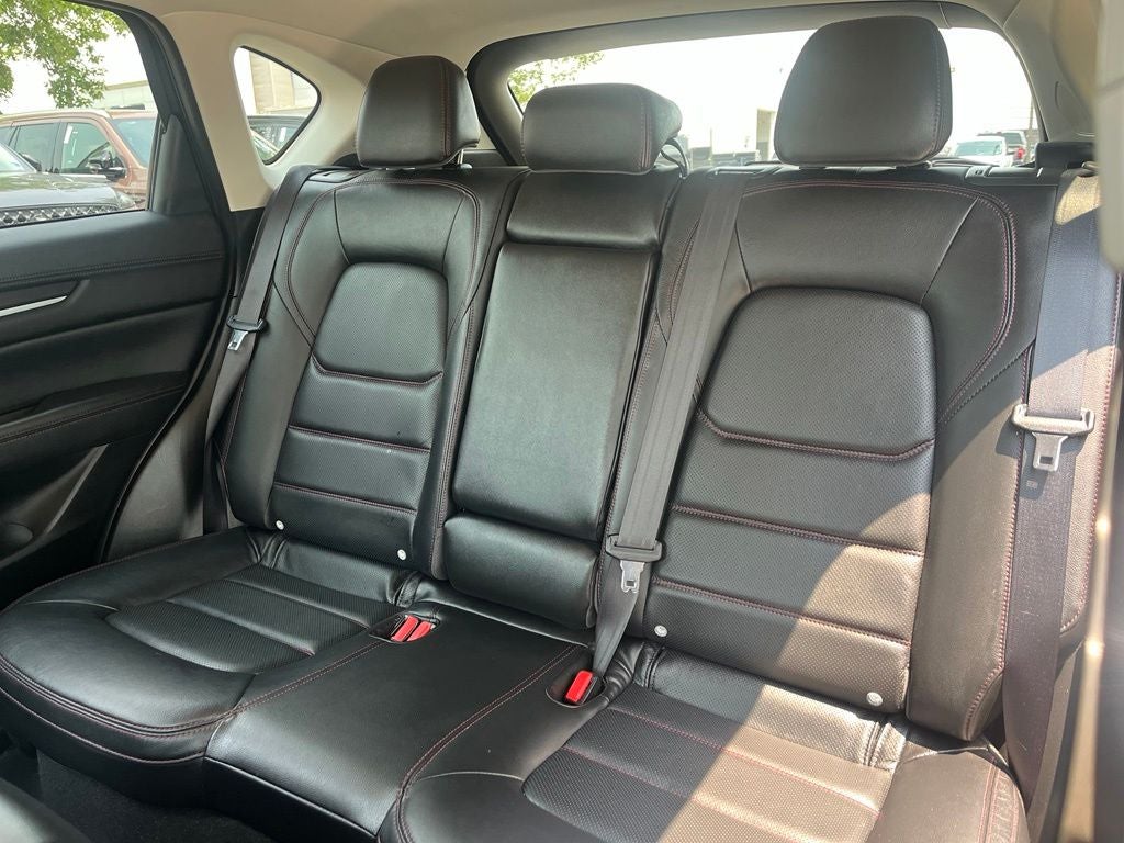 2025 Mazda Mazda CX-5 2.5 S Carbon Edition AWD | Moonroof | BLIS | Bose Sound