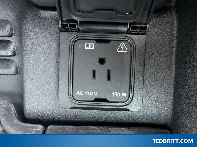 2024 Land Rover Defender 90 V8 P525 4WD | Extended Black Exterior Pkg