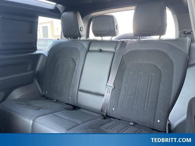 2024 Land Rover Defender 90 V8 P525 4WD | Extended Black Exterior Pkg