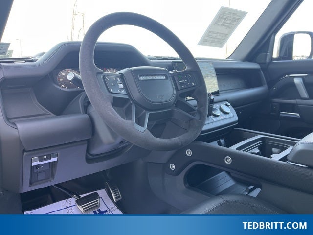 2024 Land Rover Defender 90 V8 P525 4WD | Extended Black Exterior Pkg