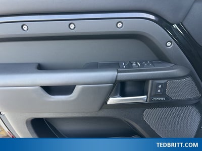 2024 Land Rover Defender 90 V8 P525 4WD | Extended Black Exterior Pkg