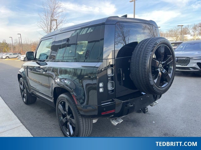 2024 Land Rover Defender 90 V8 P525 4WD | Extended Black Exterior Pkg