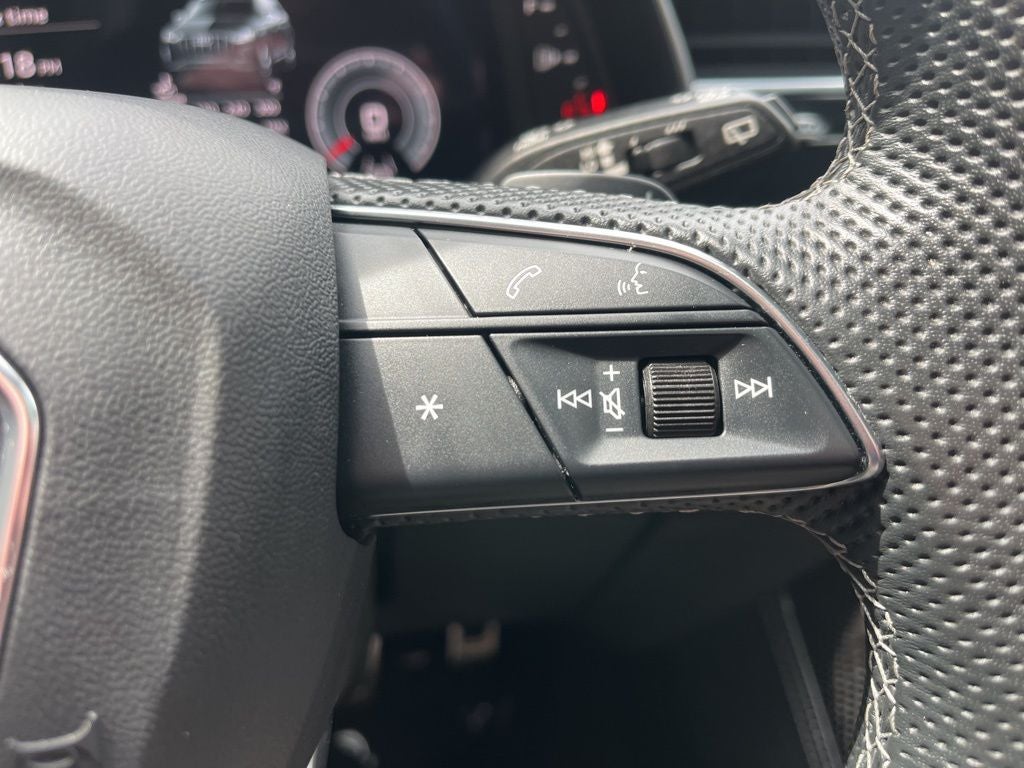 2023 Audi SQ7 Prestige quattro | Pano Moonroof | Prestige Pack | Black Op